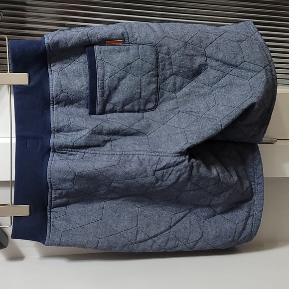 Unyforme Quilted Shorts - Picture 2 of 6